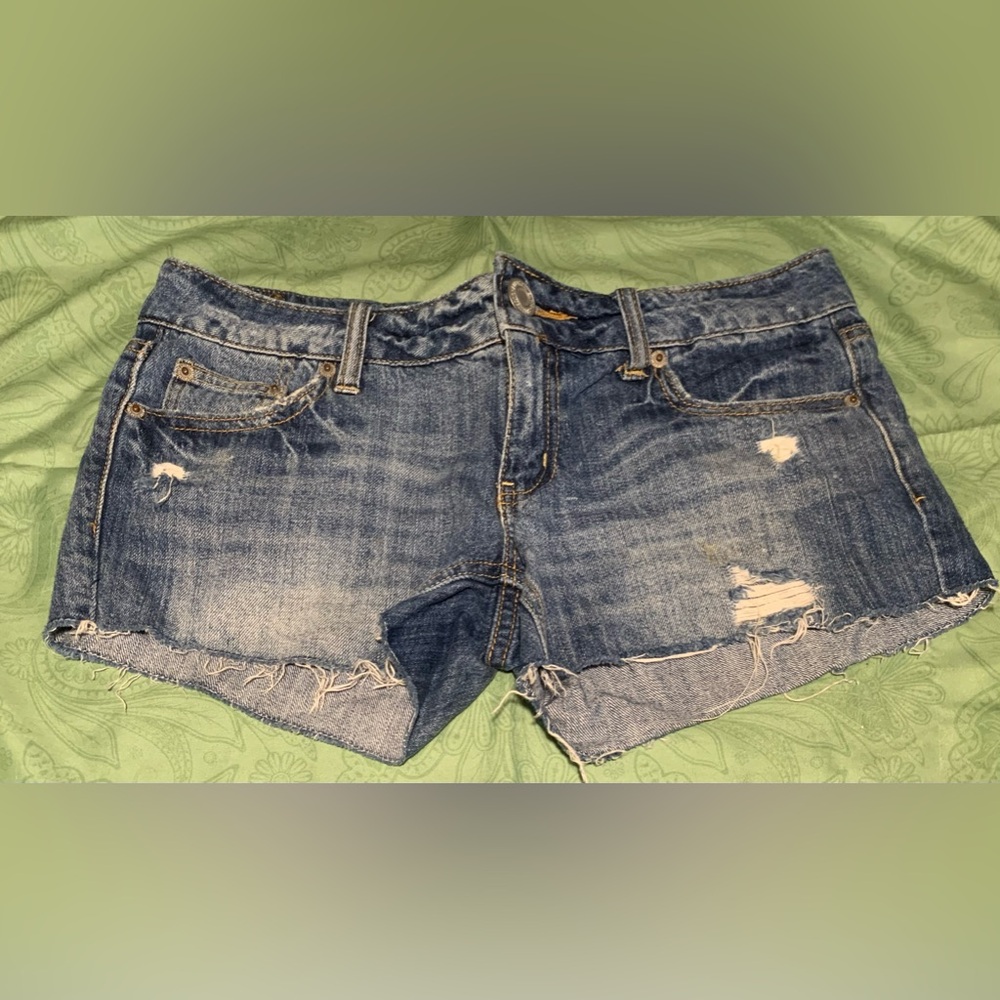 American Eagle Destructed Denim Shorts size 4